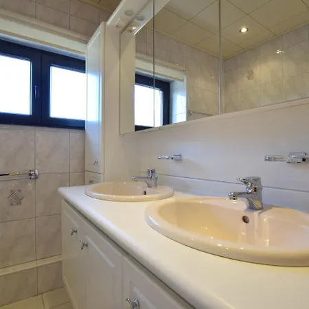 Cozy Holiday Home In Bertogne With Ponds Nearby Holiday home *
